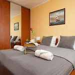 Przy Plazy Reymonta By Renters 코워브제크