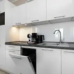 아파트 Przy Plazy Reymonta By Renters 코워브제크