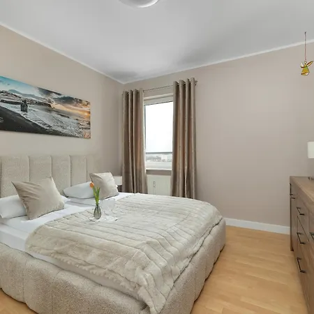 Przy Plazy Reymonta By Renters Apartment *