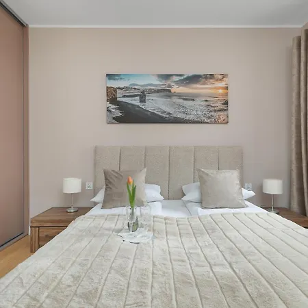 Daire Przy Plazy Reymonta By Renters